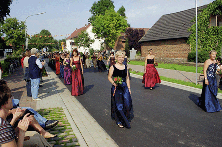 2V3_46KREISSSCHUETZENFEST_I34.gif (101958 Byte)