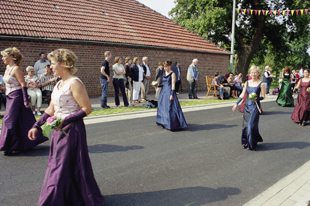 2V3_46KREISSSCHUETZENFEST_I8.gif (103114 Byte)